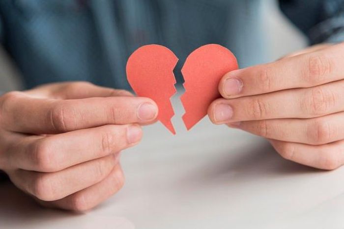 Nếu bạn cảm thấy chưa sẵn sàng để tha thứ, vậy thì hãy dành cho mình một khoảng thời gian để những nỗi đau giảm dần và niềm tin của chúng ta được củng cố lại. Ảnh minh họa
