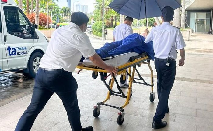 Người bệnh được chuyển đến khoa Cấp cứu để tiếp tục điều trị chuyên sâu. Ảnh: BVCC