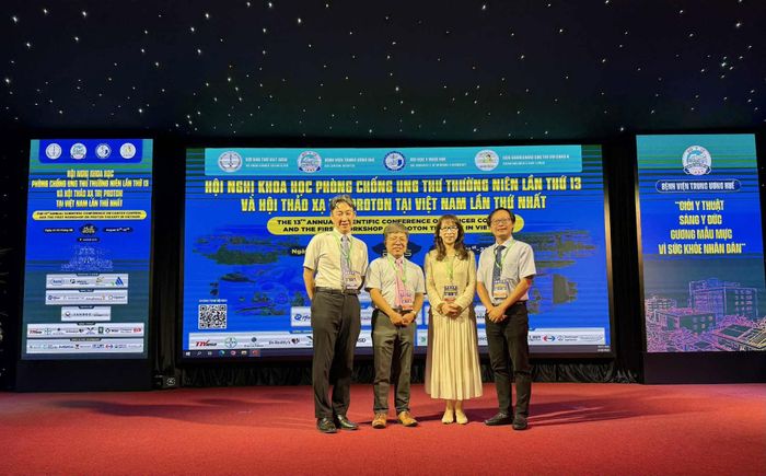 Bác sĩ Quý tham gia một hội thảo y khoa phòng chống ung thư thường niên. Ảnh: Nhân vật cung cấp.