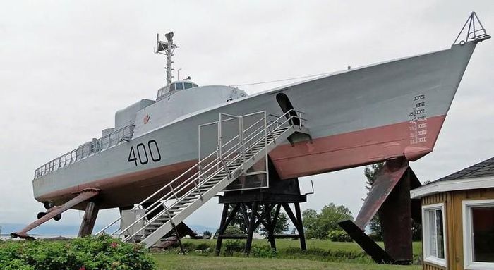 Tàu HMCS Bras d'Or của Canada hiện được bảo tồn như một tàu bảo tàng. (Ảnh: WC)