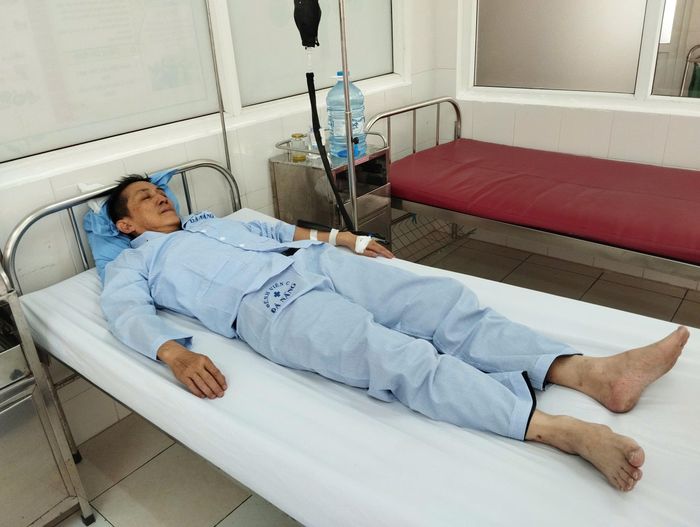 BS Nguyễn Quang Châu Phú đang truyền thuốc điều trị ung thư lần 5 vào ngày 10/08/2026.