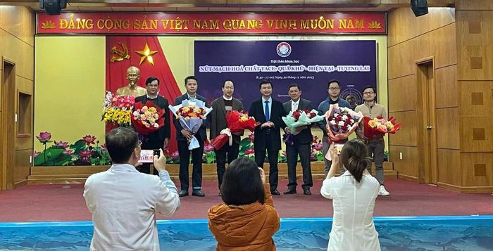 BS Nguyễn Quang Châu Phú báo cáo khoa học tại Hội thảo "Nút mạch hóa chất TACE quá khứ - hiện tại – tương lai" (21-22/12/2023).