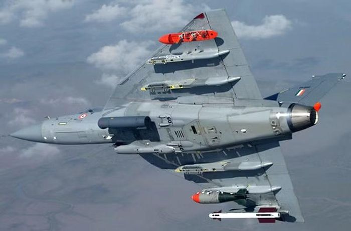Nhà sản xuất dự định tăng tốc độ lắp ráp máy bay chiến đấu Tejas tại các nhà máy ở Bengaluru và Nashik lên 24 - 30 chiếc mỗi năm và tiến lên chế tạo phiên bản Mk 2.