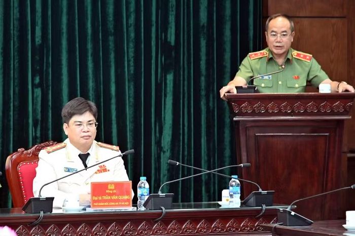 Trung tướng Nguyễn Thanh Tùng nhắn nhủ Đại tá Trần Văn Quang trên cương vị mới cần "Lấy chất lượng, hiệu quả công việc làm thước đo trách nhiệm và sự cống hiến"