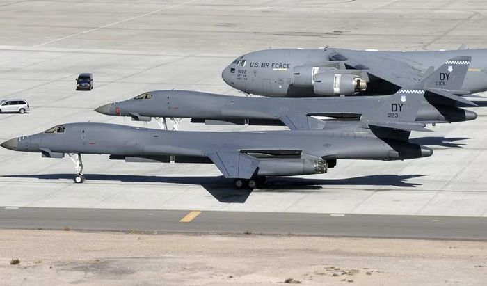 Afghanistan và Iraq vì thế đã tạo ra cuộc chuyển đổi lớn nhất trong cách khai thác oanh tạc cơ B-1B.