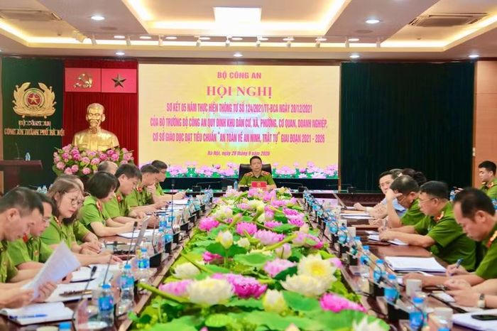 Thiếu tướng Nguyễn Hồng Ky, Phó Giám đốc CATP dự và chủ trì điểm cầu CATP Hà Nội