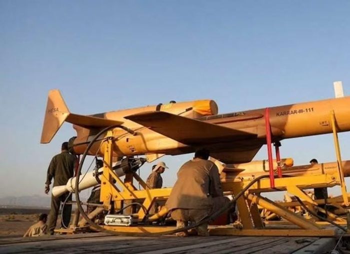 Nhà báo này cho biết: "Các máy bay không người lái thuộc phiên bản Geran-5 cải tiến của Nga đã sử dụng hệ thống dẫn đường quang học tự động Susanin".