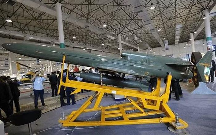 Theo số liệu chính thức từ Bộ Quốc phòng, máy bay không người lái cảm tử Geran-5 phiên bản cơ sở có chiều dài 6,5 mét, sải cánh 3,2 mét và trọng lượng cất cánh tối đa lên đến 850 kg.