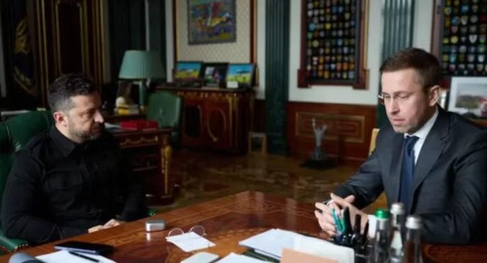 Theo ông Koretskyi, vấn đề bảo vệ trung tâm dữ liệu và mạng di động đã được đưa ra tại cuộc họp của Bộ Tư lệnh Tối cao Ukraine. Ông cho rằng hạ tầng Internet của nước này phải được thiết kế dựa trên giả định Nga có thể gây thiệt hại nghiêm trọng.