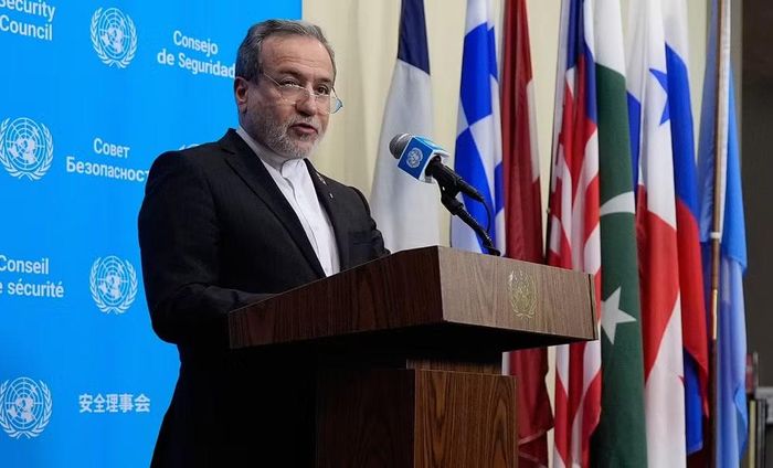 Ông tuyên bố Iran đã chuẩn bị cho khả năng giao tranh tái diễn nhưng vẫn muốn duy trì ngoại giao, đồng thời cho rằng chỉ một giải pháp đàm phán mới có thể tháo gỡ thế bế tắc hiện nay.