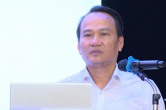 Chủ tịch Ủy ban MTTQ Việt Nam TP Đà Nẵng Nguyễn Đình Vĩnh phát biểu tại hội nghị. Ảnh: CĐ.