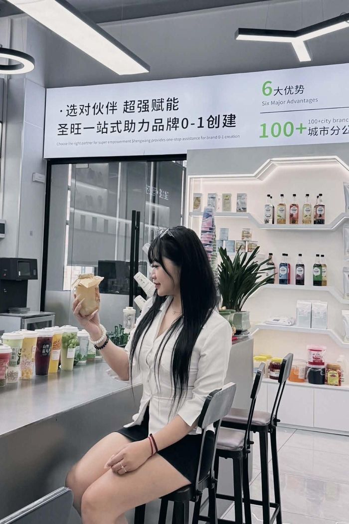 Tôi kết hợp làm việc và du lịch trong chuyến đi Trung Quốc lần này. 