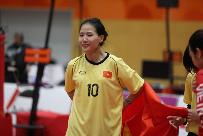  Trong khi đó, Khánh Ly là người xúc động nhất. 
