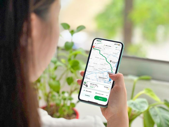  Các bạn teen có thể tự đặt xe thông qua tài khoản Grab cho cả nhà. 