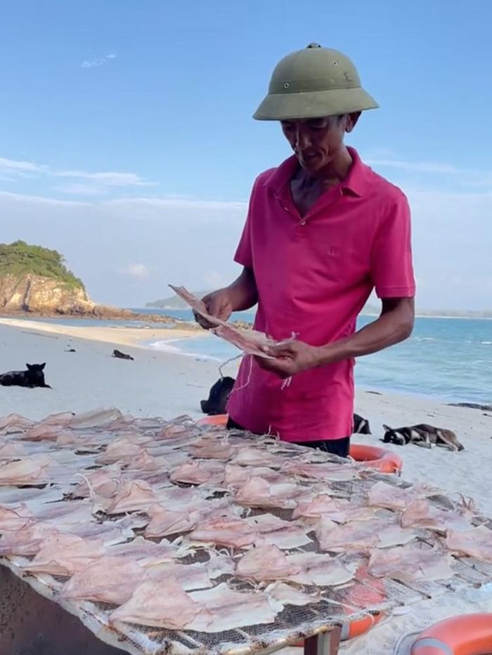 Anh Hạnh luôn cảm thấy biết ơn gia đình đã thấu hiểu để anh thực hiện tâm nguyện rời đất liền về đảo sinh sống. 