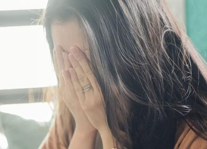 Mỗi lần quên, não bộ không đơn giản là đánh mất một ký ức. Đó có thể là cách não tự “dọn chỗ” để tiếp nhận những điều mới. Ảnh: Unsplash.