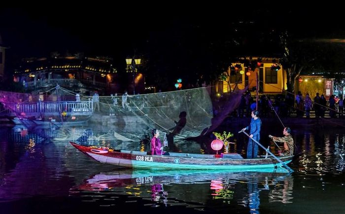 Giá trị cạnh tranh nằm ở khả năng biến tài nguyên thành sản phẩm, sản phẩm thành trải nghiệm, trải nghiệm thành lý do quay lại và cuối cùng thành giá trị kinh tế cho cộng đồng. Ảnh: VISIT HOIAN