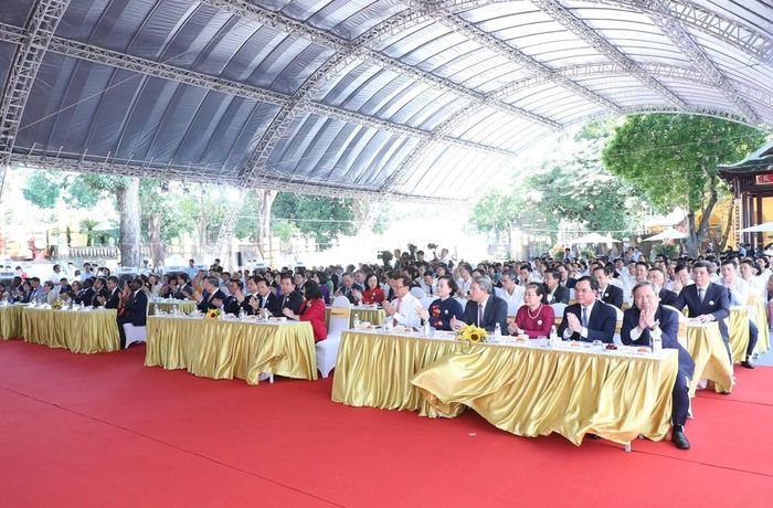 Quang cảnh buổi lễ khởi công