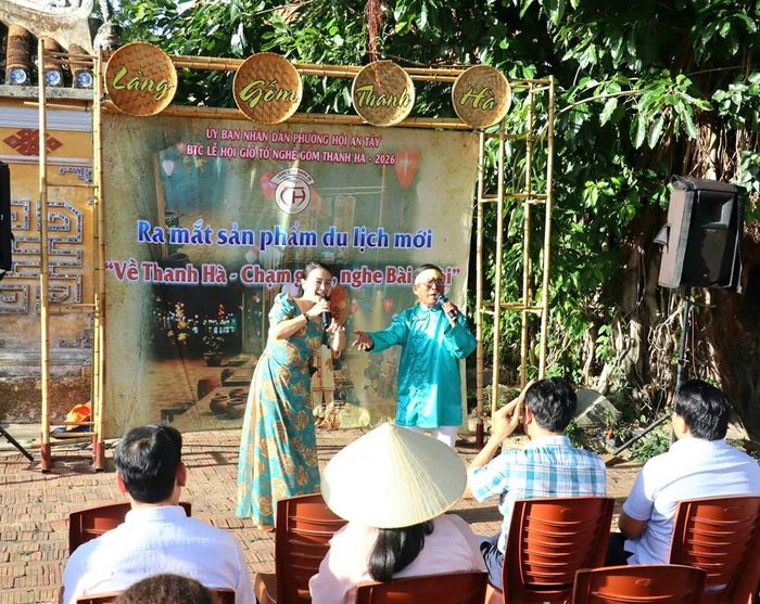 Ra mắt sản phẩm du lịch mới “Về Thanh Hà- Chạm gốm, nghe bài chòi”