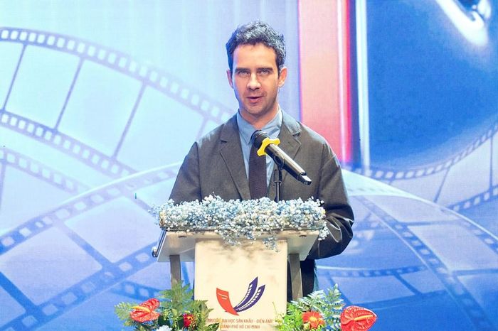 Ông Paul Abela, Tùy viên Nghe nhìn khu vực, Viện Pháp tại Việt Nam - Đại sứ quán Pháp phát biểu
