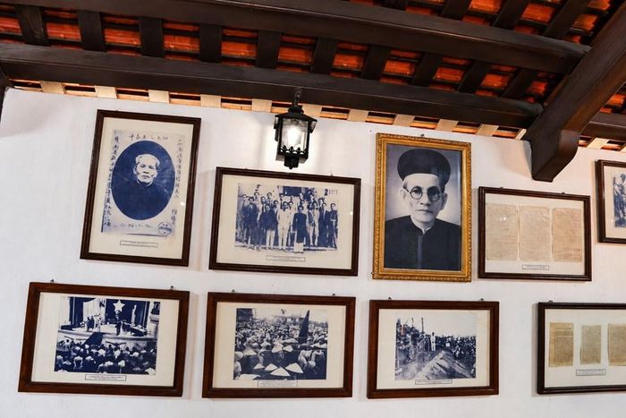 Không gian trưng bày bên trong Nhà lưu niệm