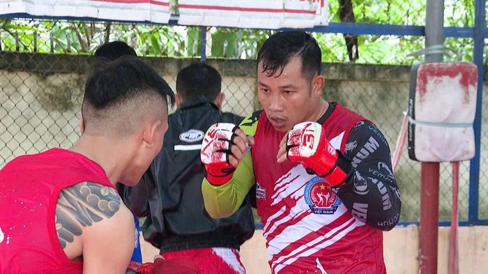 Võ sĩ Lương Bá Tá duy trì cường độ tập luyện cao, hướng tới mục tiêu cải thiện thành tích tại Đại hội