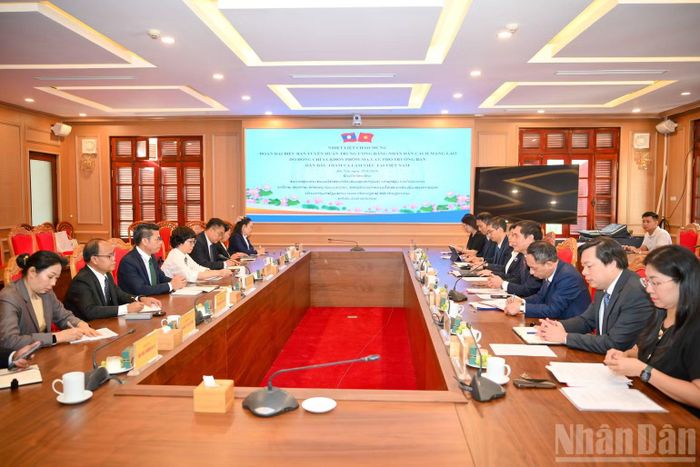 Toàn cảnh buổi làm việc. (Ảnh: THẾ ĐẠI)