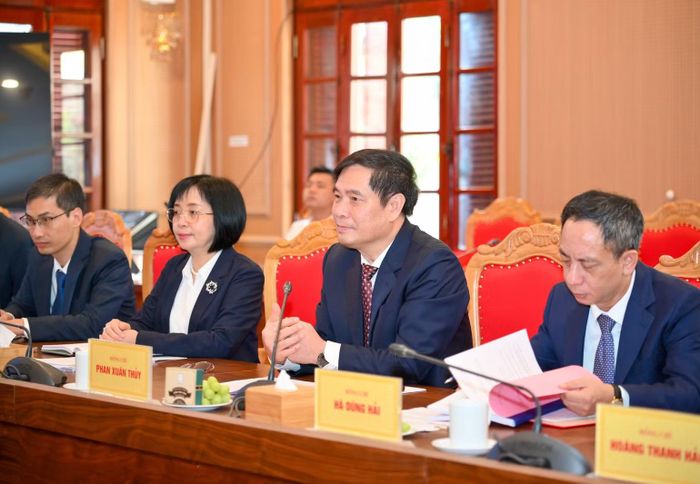 Đoàn Ban Tuyên giáo Trung ương tại buổi tiếp, làm việc. (Ảnh: THẾ ĐẠI)
