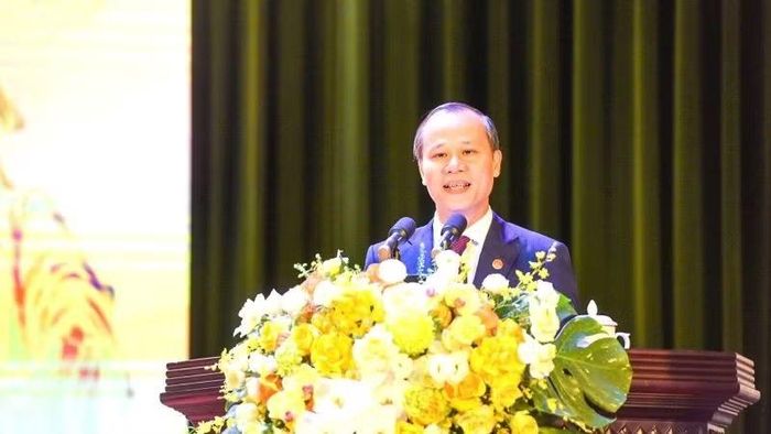 Tiến sĩ Mai Sơn, Phó Chủ tịch Thường trực Ủy ban nhân dân thành phố Bắc Ninh phát biểu tại hội thảo. (Ảnh: VG)