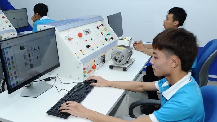Đào tạo nghề tại Trường cao đẳng Cơ điện Hà Nội. Ảnh minh họa: SONG ANH