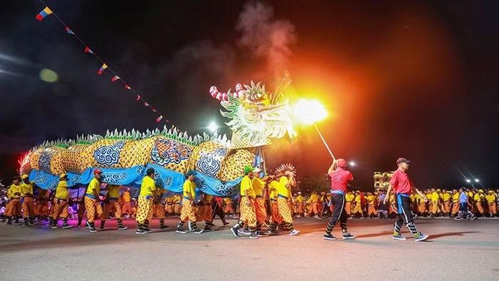“Múa Rồng Nhang” - một trong những nét độc đáo của đại lễ. (Ảnh: Việt Khoa)