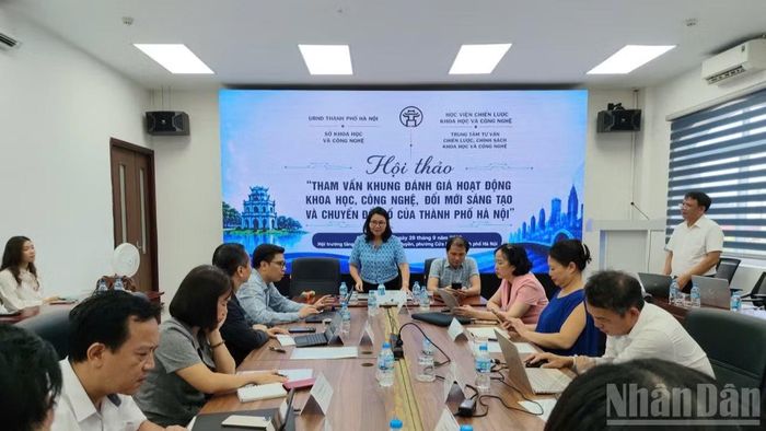 Theo bà Bùi Thị Hợp, Giám đốc Trung tâm Tư vấn chiến lược, chính sách khoa học và công nghệ để các cơ chế, chính sách thật sự phát huy hiệu quả, Thành phố cần có một hệ thống công cụ đánh giá khách quan, khoa học, dựa trên bằng chứng và hồ sơ minh chứng cụ thể.