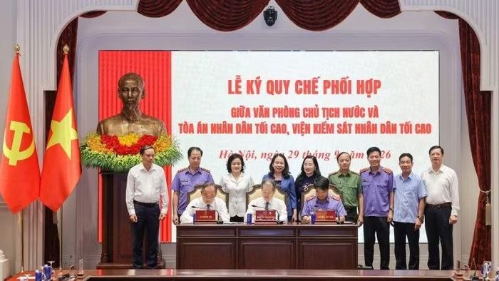 Phó Chủ tịch nước Võ Thị Ánh Xuân với các đại biểu chứng kiến Lễ ký quy chế phối hợp. (Ảnh: CTV)