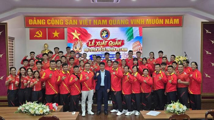 Các võ sĩ, võ sư tham gia lễ xuất quân. (Ảnh: MG)
