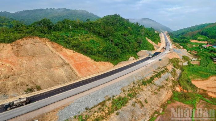 Một đoạn tuyến đường cao tốc Đồng Đăng-Trà Lĩnh, huy động vốn và triển khai theo mô hình PPP++.