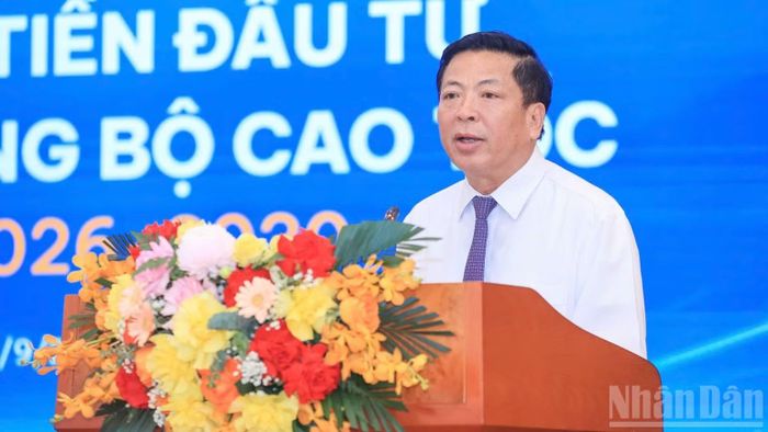 Bộ trưởng Xây dựng Trần Hồng Minh. (Ảnh: HUY VŨ)