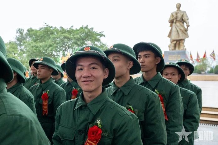 Các thanh niên tỉnh Ninh Bình trong Ngày hội tòng quân năm 2026. Ảnh: qdnd.vn