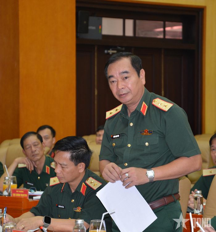 Trung tướng Trương Mạnh Dũng phát biểu tại hội nghị.