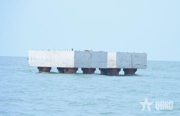 Một số thân trụ bê tông đã được hoàn thành.