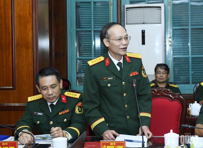 Đại tá Lê Ngọc Long phát biểu.