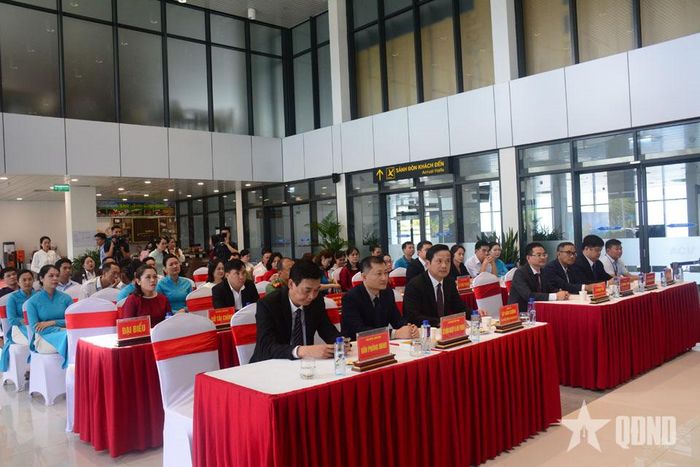 Các đại biểu dự chương trình.