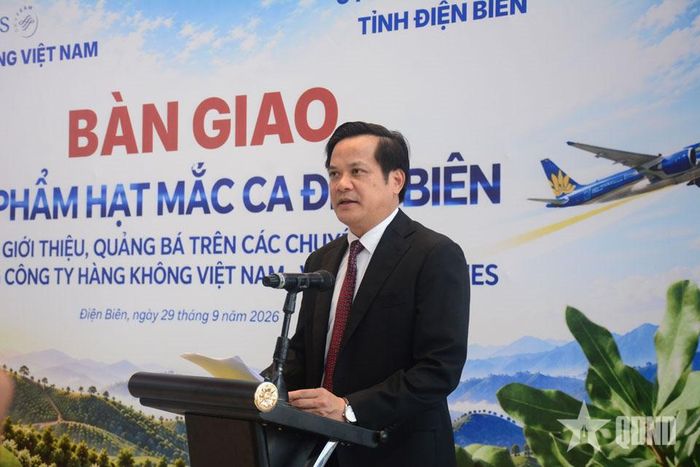 Đồng chí Lò Văn Cương phát biểu tại chương trình.