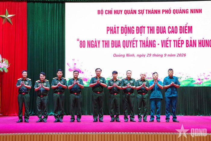 Tại buổi phát động, đại diện các cơ quan, đơn vị thuộc Bộ CHQS thành phố đã ký kết giao ước thi đua, thể hiện quyết tâm thực hiện thắng lợi các nội dung, chỉ tiêu của đợt thi đua cao điểm “80 ngày thi đua Quyết thắng - Viết tiếp bản hùng ca”.