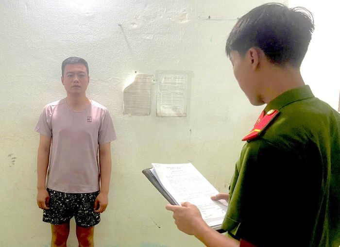 Cơ quan điều tra thực hiện lệnh bắt tạm giam đối tượng Nguyễn Hải Đăng.