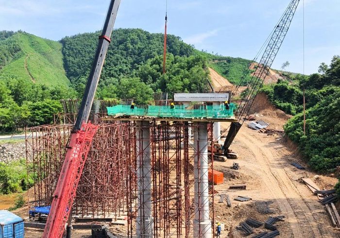 Thi công hạng mục cầu số 1.