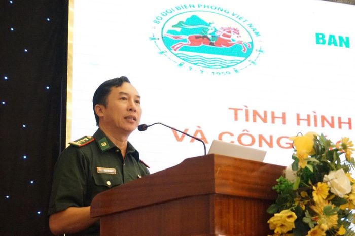 Báo cáo viên trình bày chuyên đề tại hội nghị