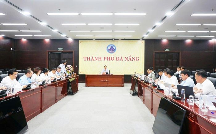 Chủ tịch UBND TP Đà Nẵng chủ trì cuộc họp về tình hình triển khai các dự án trọng điểm.