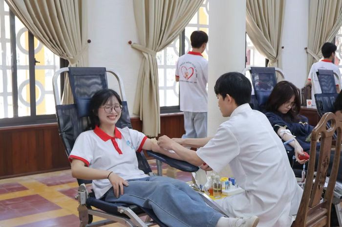 Trần Thị Kiều Sương tham gia Ngày hội Hiến máu.