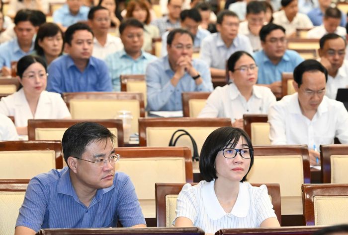  Đại biểu dự hội nghị quán triệt và triển khai thực hiện một số nghị quyết, chỉ thị của Bộ Chính trị, sáng 29-9. Ảnh: VIỆT DŨNG 