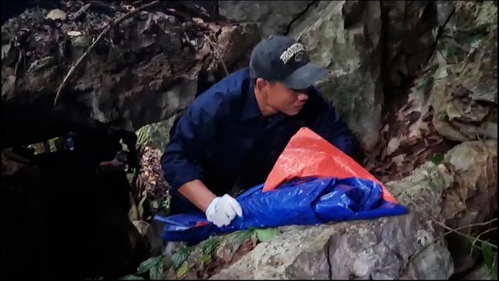 Cán bộ Đội Tìm kiếm, quy tập hài cốt liệt sĩ số 1 nỗ lực tìm kiếm hài cốt liệt sĩ hy sinh tại Lào